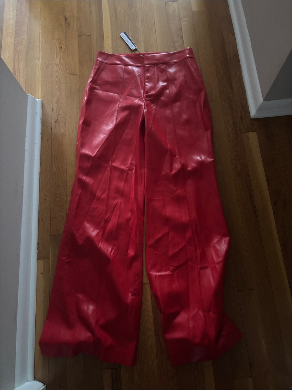 NWT Alice + Olivia Red Wide-Leg Vegan Leather Pants - Picture 2 of 4